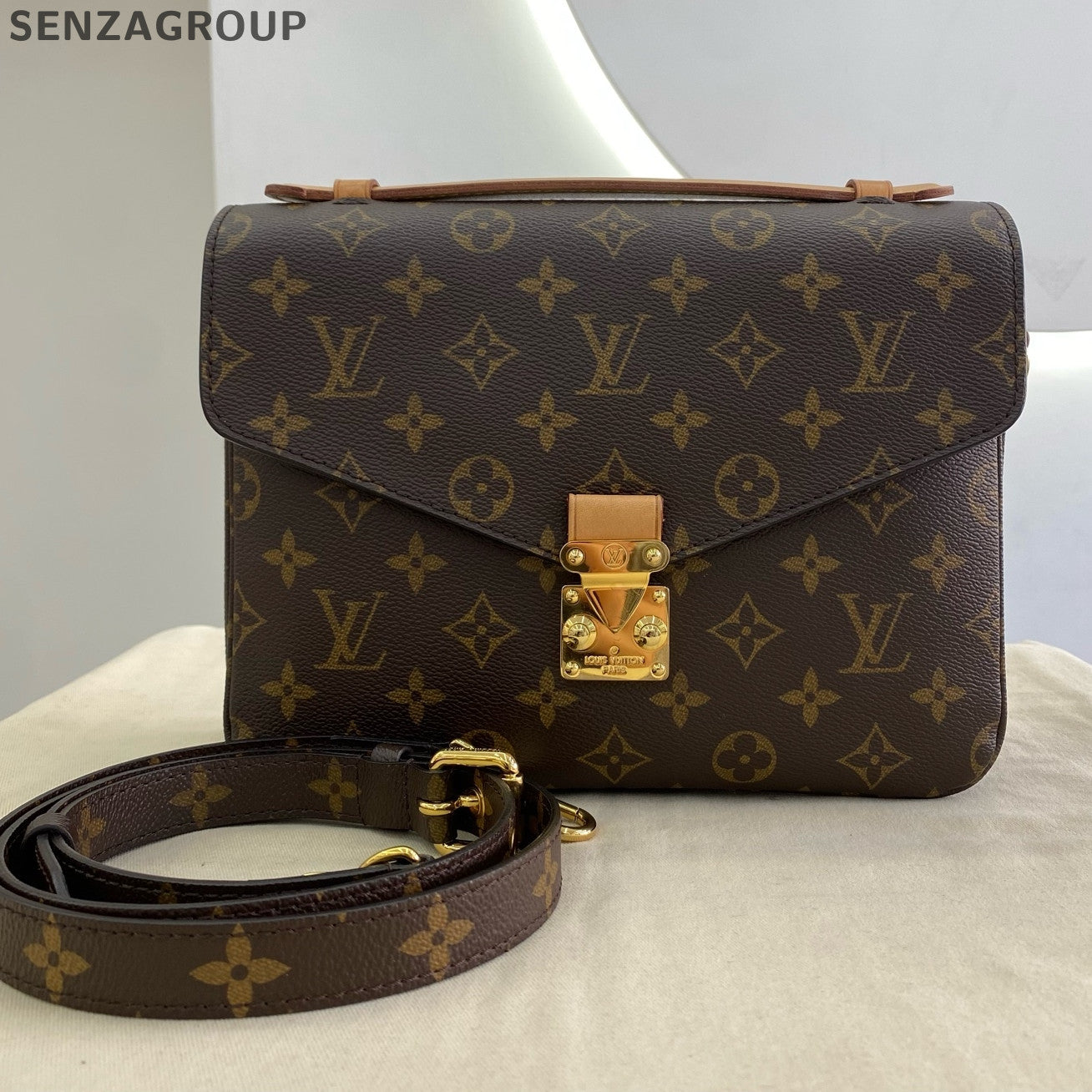 Louis Vuitton Monogram Canvas Pochette Métis Messenger Bag Brown