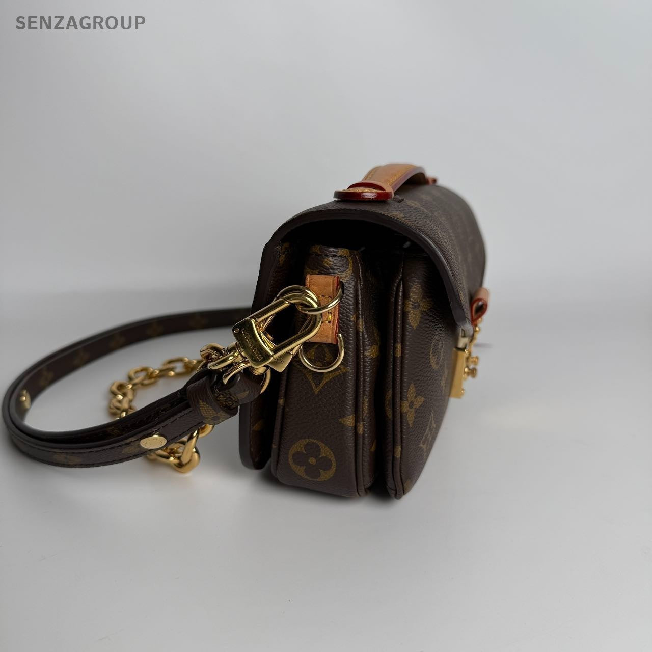SJ0001 Louis Vuitton Metis east west monogram（U）