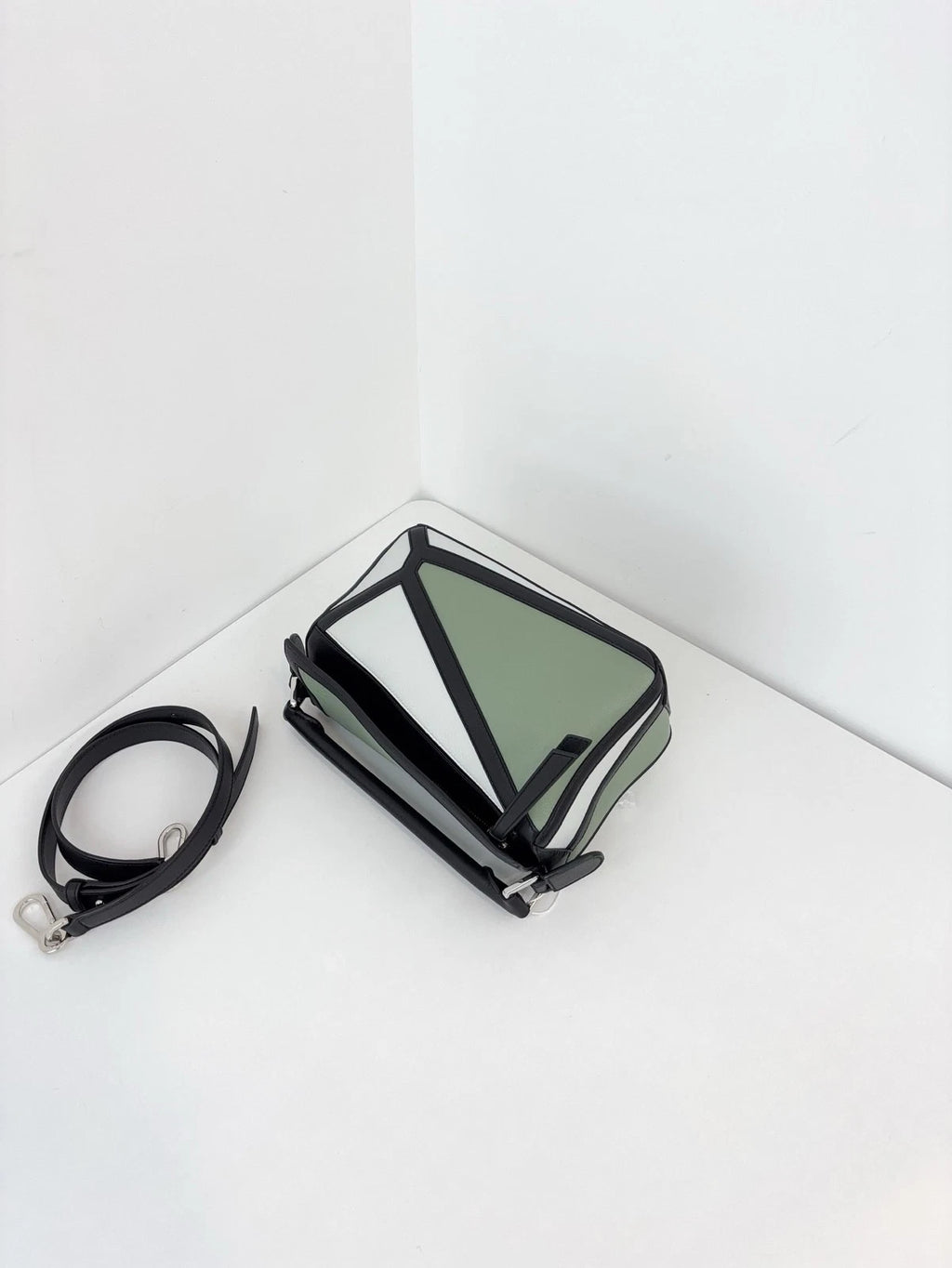 Authentic Loewe Puzzle PM Shoulder Crossbody Bag Green Silver Hardware