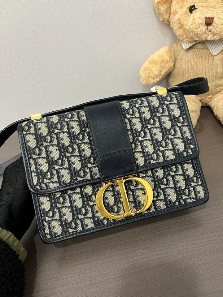 Dior Oblique Medium Montaigne30 Shoulder Bag For Women