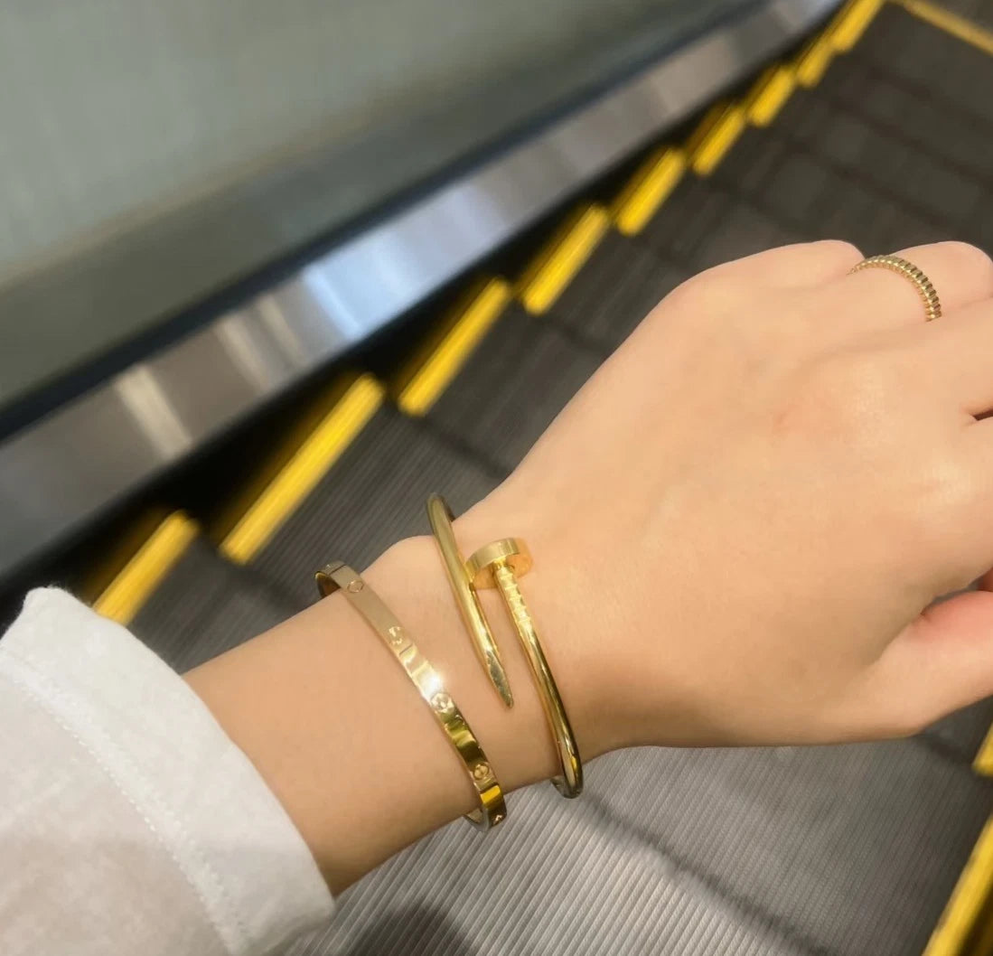 Cartier Juste Un Clou Au750（18k） Yellow Gold Classic Bangle Bracelet Size17