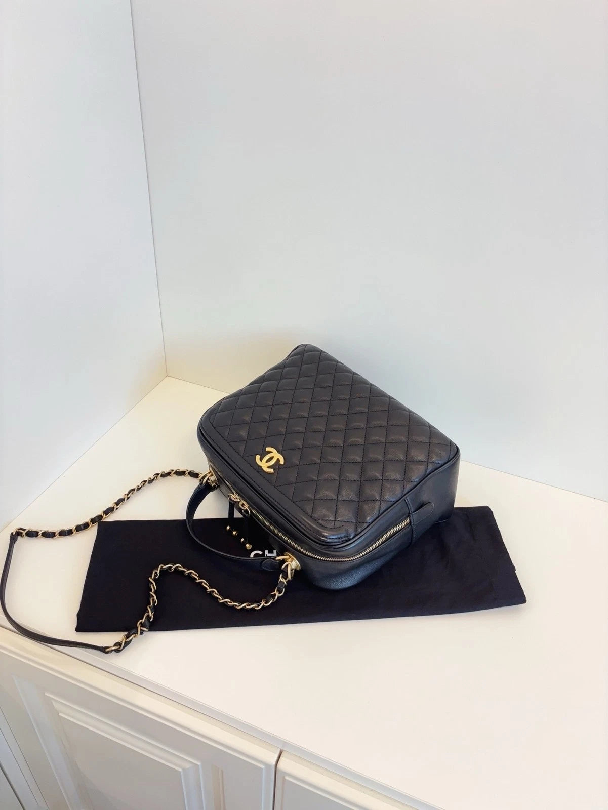 Chanel Vanity Case Top Handle Bag Women's Handbag Black Caviar Gold Chain