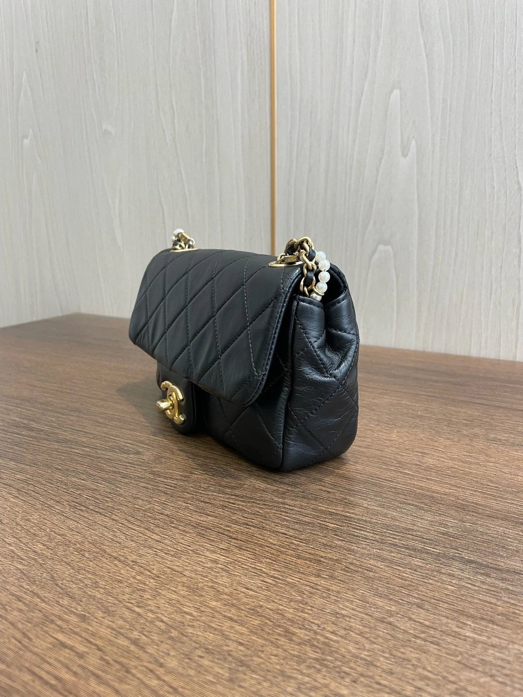 CHANEL Classic Flap Series Large Mini Chain Crossbody Bag Daily Use Black Gold