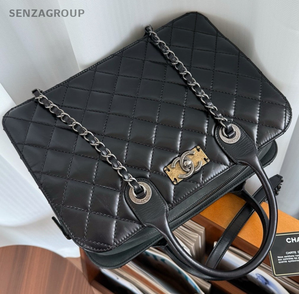 CHANEL Briefcase Calfskin Oil waxed leather Top Handle Chain Shoulder bag Black
