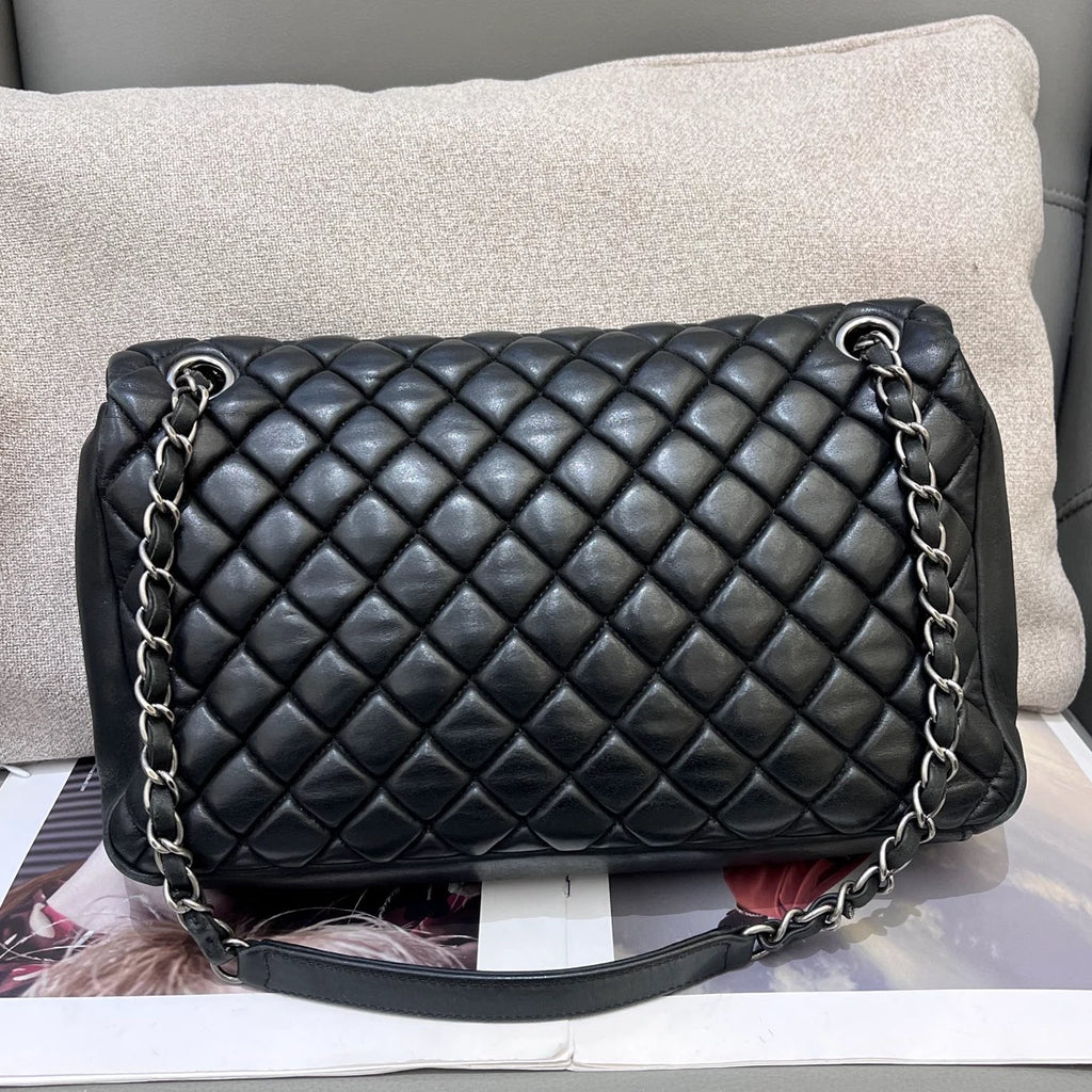 Chanel Flap Chain Shoulder Bag Black Silver Diamond Fashion Excellent
