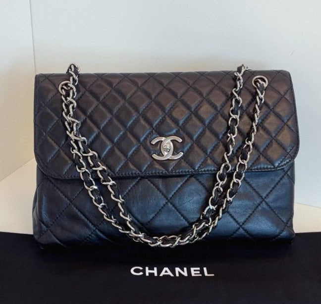 Chanel Diamond Chain Calfskin Shoulder Bag Black Silver Used Women Classic