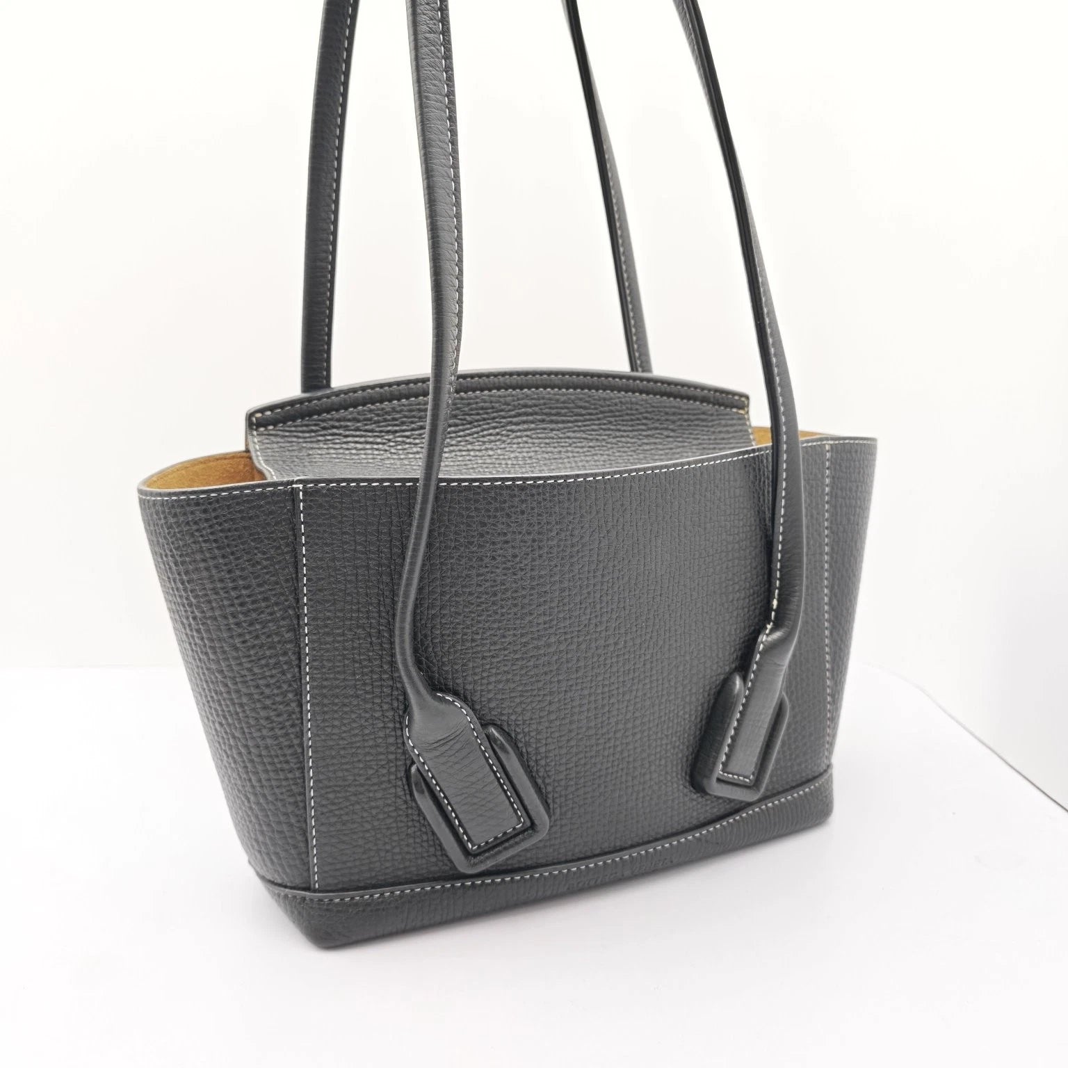 Bottega Veneta Black Woven Calfskin Arco33 PM Handbag Crossbody For Women