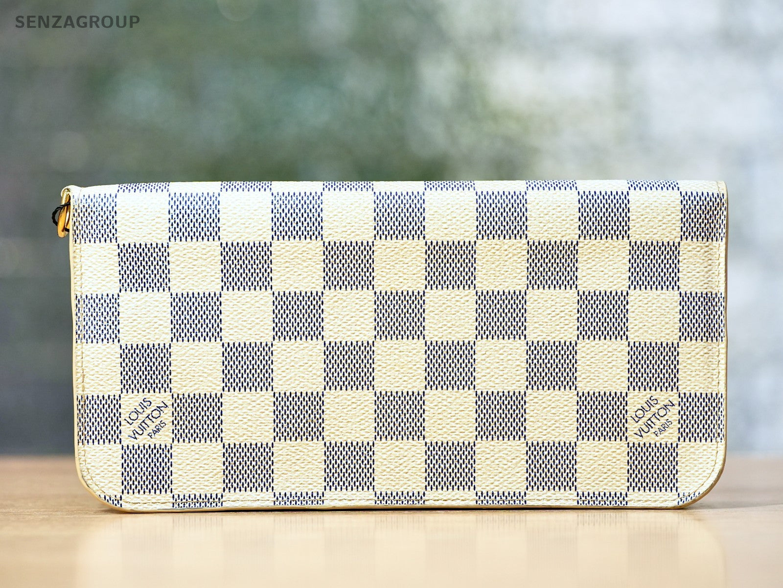 Louis Vuitton White Damier  All round zip Wallet