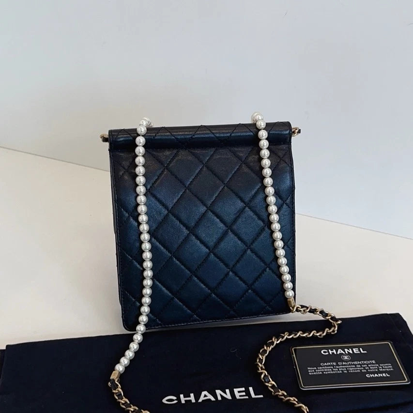 Chanel Chic Pearls Chain Crossbody Diamond Black Gold Women Classic Fashion