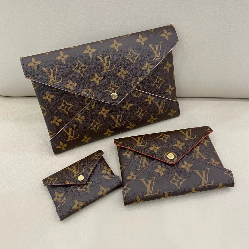 Louis Vuitton Classic Monogram 3-in-1 Envelope Clutch Bag For Women