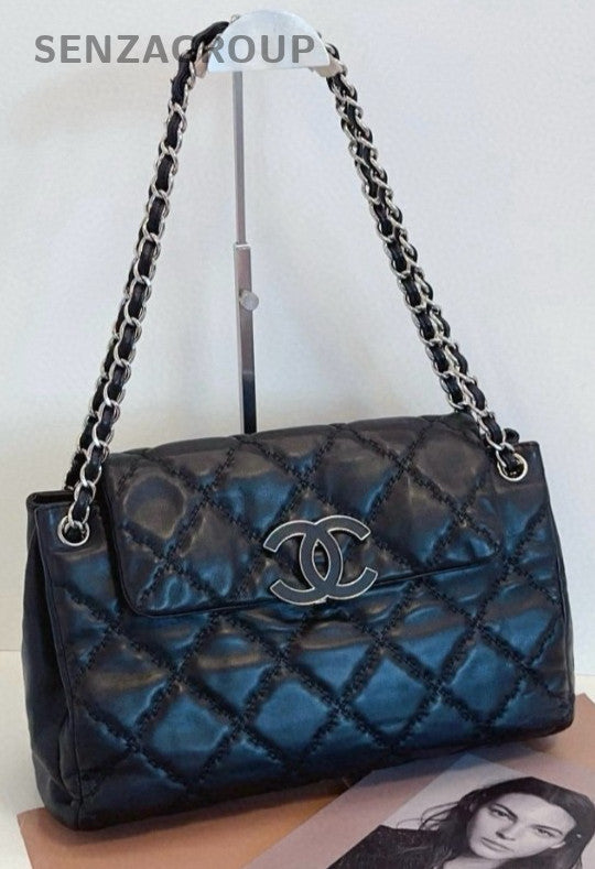 CHANEL CC chain Logo Diamond pattern Shoulder Handbag Black Silver