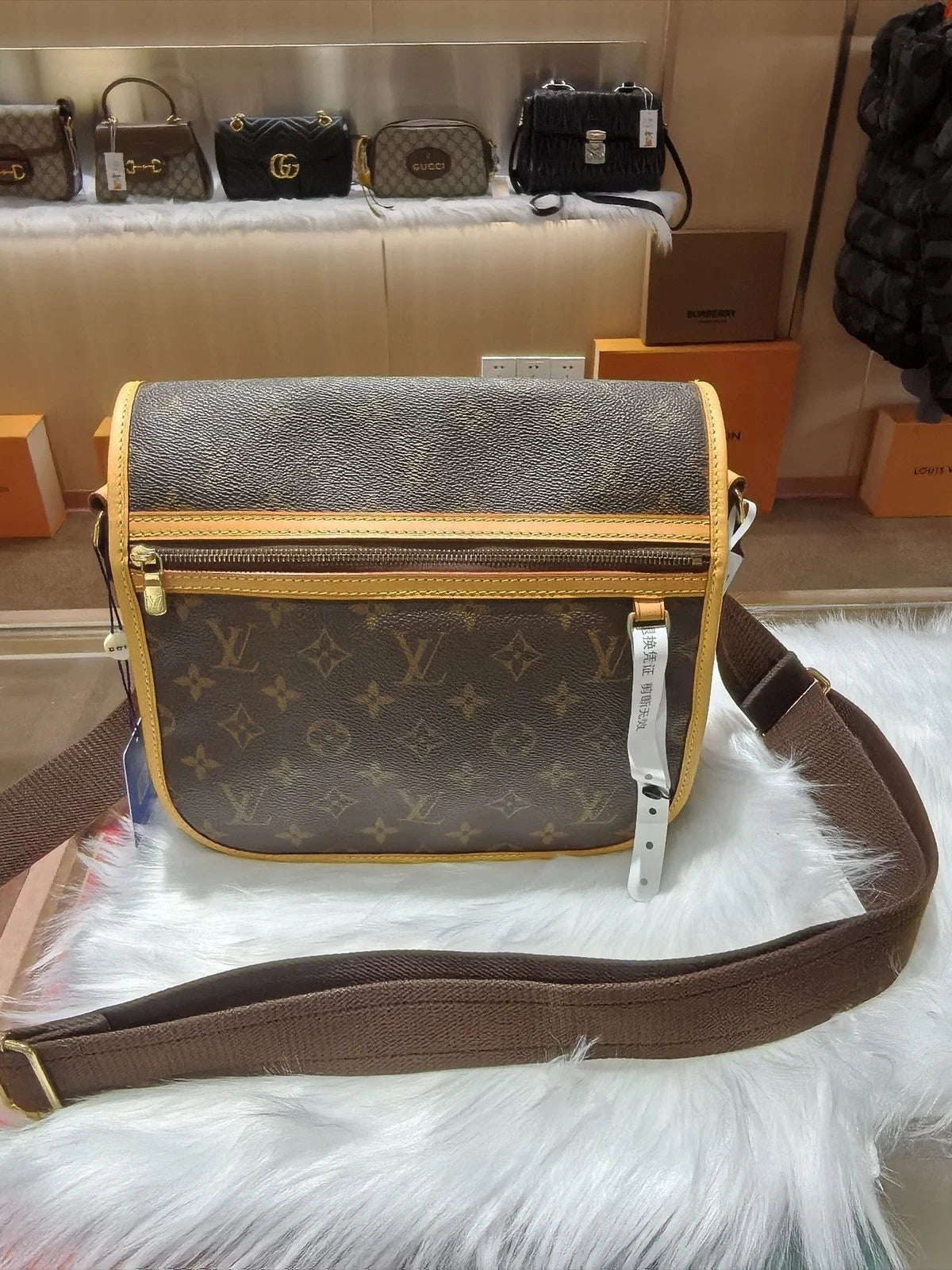 Authentic Louis Vuitton Pre-owned Canvas Shoulder Bag Women