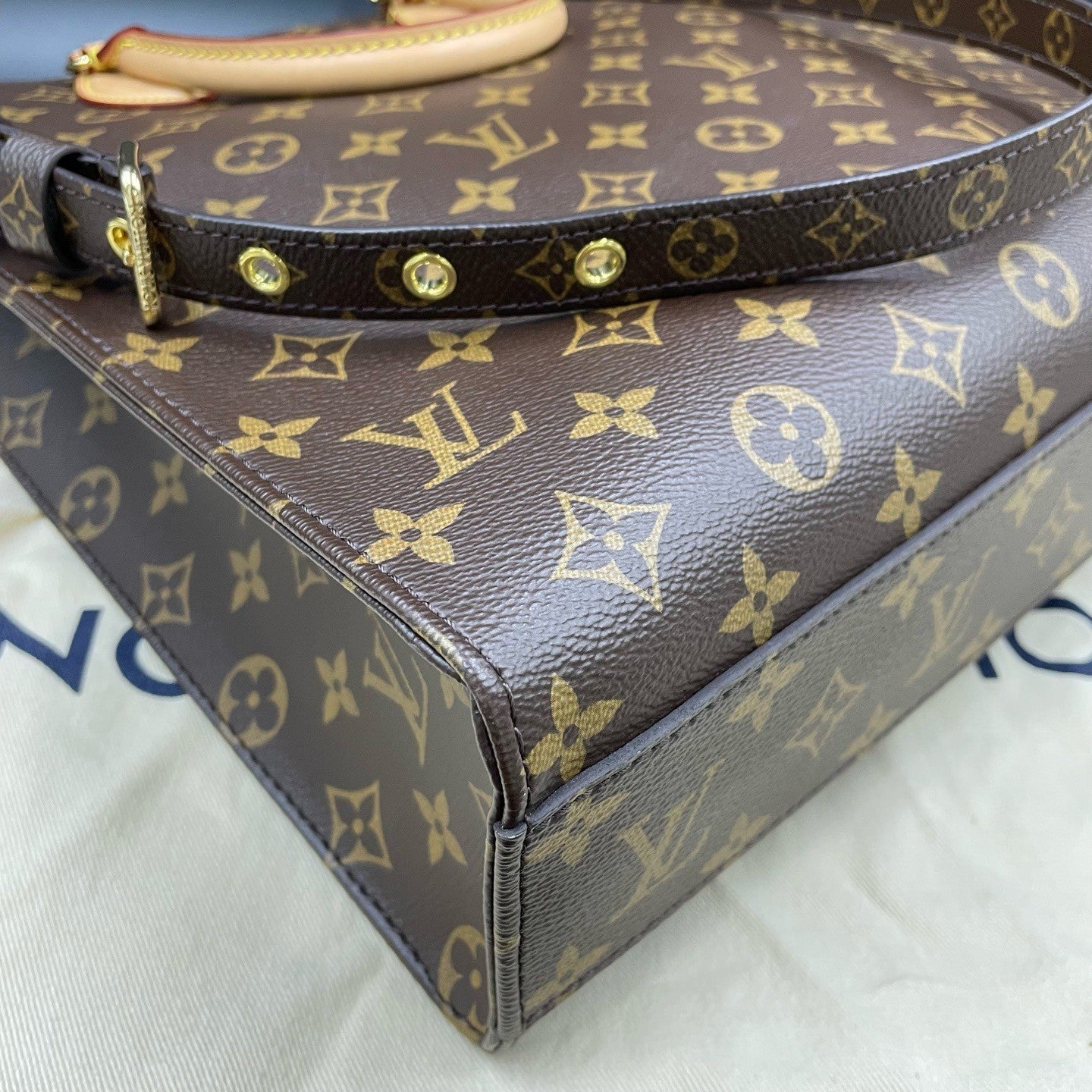 Louis Vuitton Monogram Tote GM Top Handle Crossbody Brown Gold Women Classic