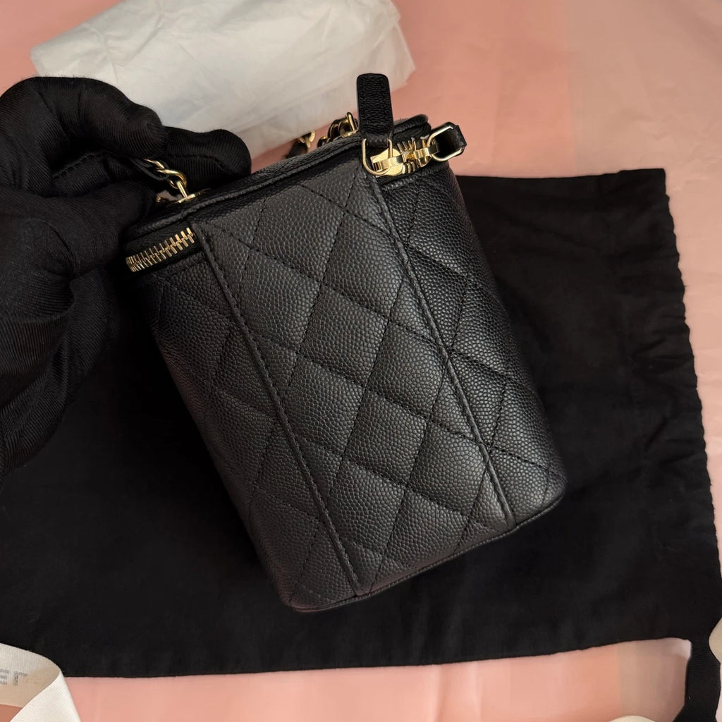 Chanel Diamond Calfskin Chain Crossbody Black Gold Used Women Classic