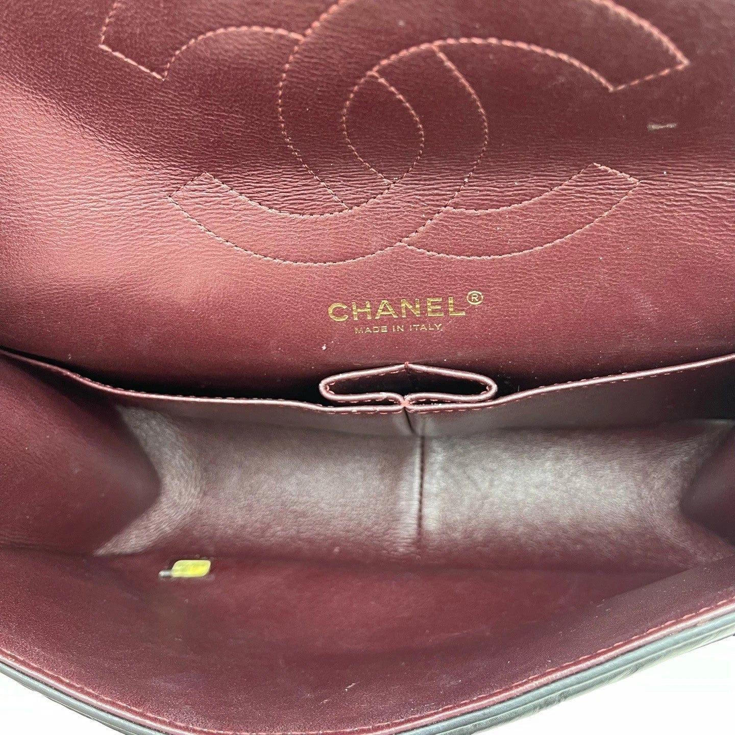 CHANEL Pre-owned Black Gold Chain Shoulder Crossbody Bag For Women