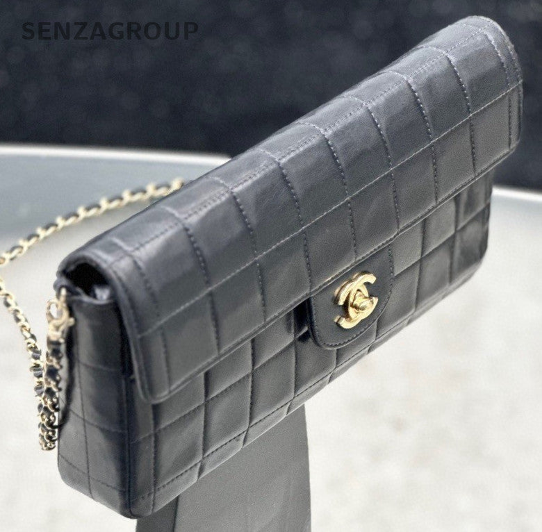 Chanel Lambskin Chain Shoulder Bag Black Gold Used Women Classic Vintage