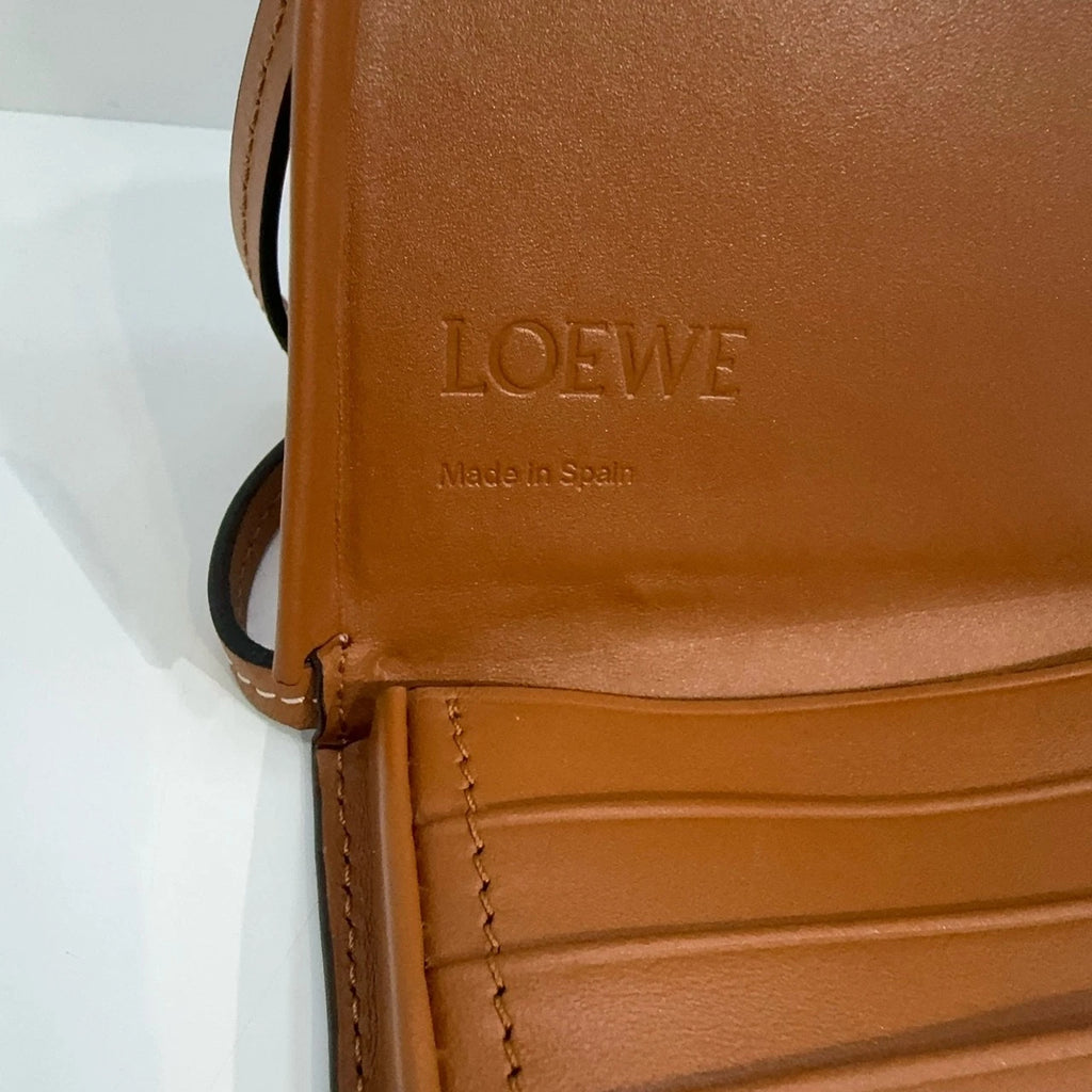 LOEWE Logo Embossed Solid Cowhide Portable Horseshoe Shoulder Crossbody