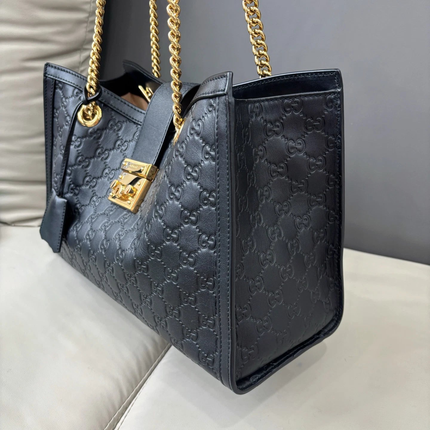Authentic Gucci Padlock GM Calfskin Gold Chain Black Tote Shoulder Bag