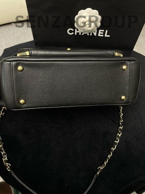 Chanel Black Calfskin Gold Hardware Messenger Bag Large Chain Shoulder Bag