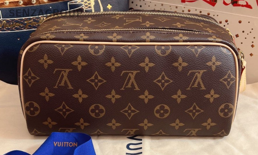 Louis Vuitton Dopp Kit Monogram Handbag Toiletry bag Brown Almost Brand NEW