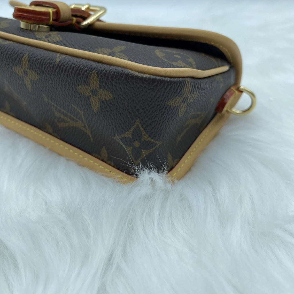 Louis Vuitton Classic Monogram Canvas Baguette Shoulder Crossbody Bag For Women
