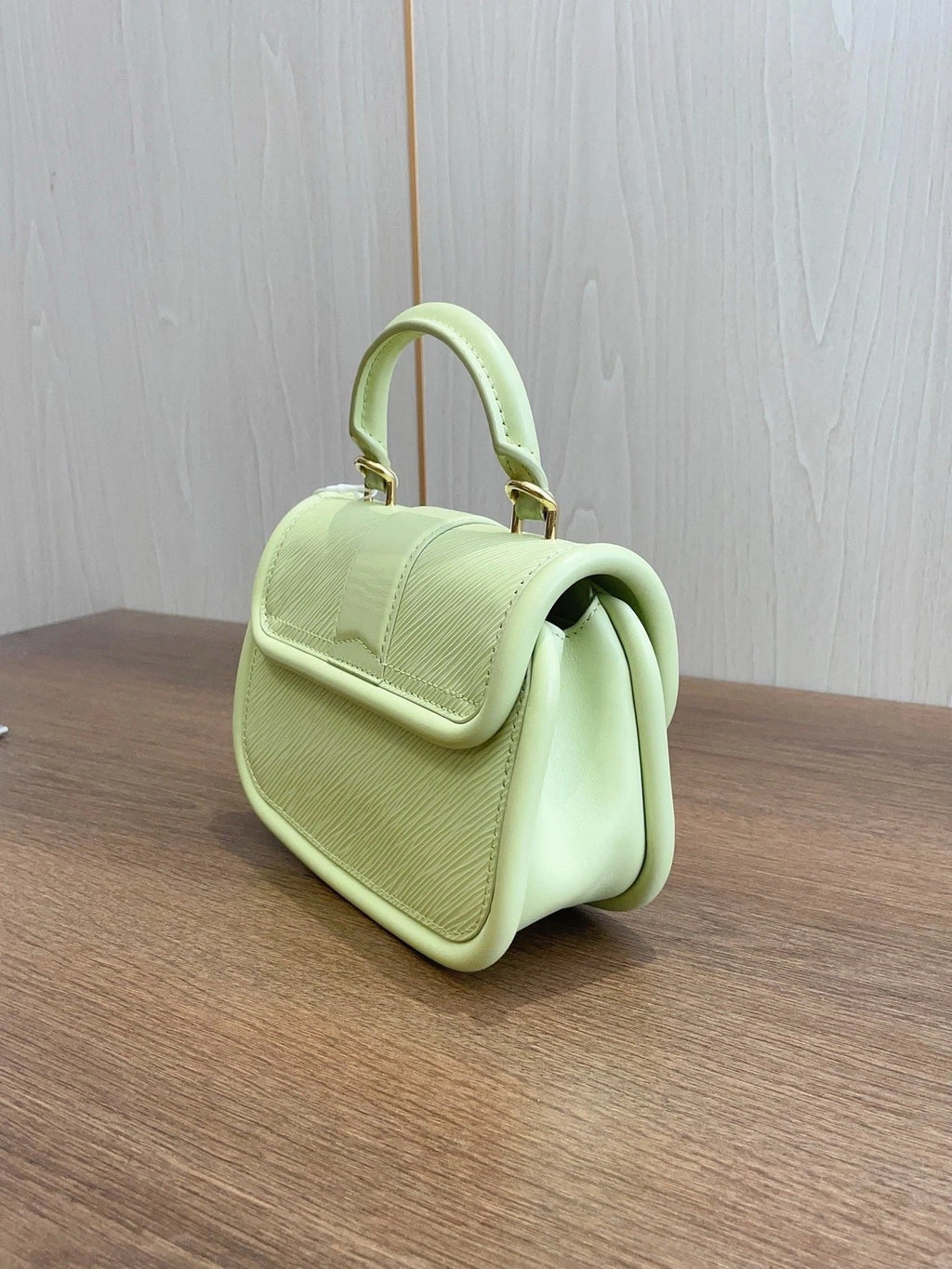 Louis Vuitton Hide And Seek Messenger Bag Daily Casual Avocado Green Epi