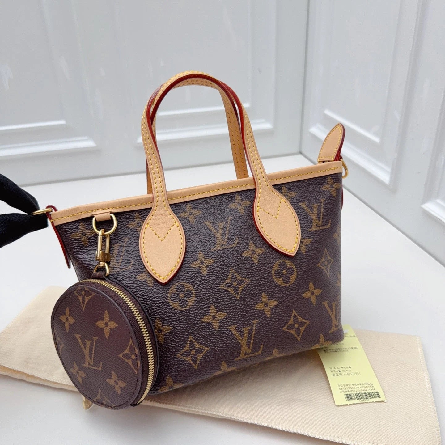Louis Vuitton Neverfull Monogram Canvas Crossbody Handbag Excellent