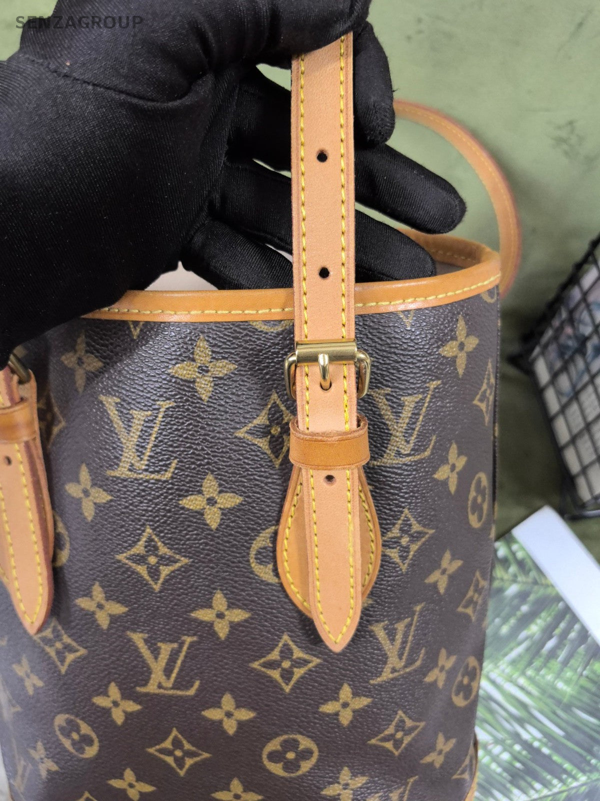 Louis Vuitton Petite Bucket PM Monogram Shoulder bag Women Vintage