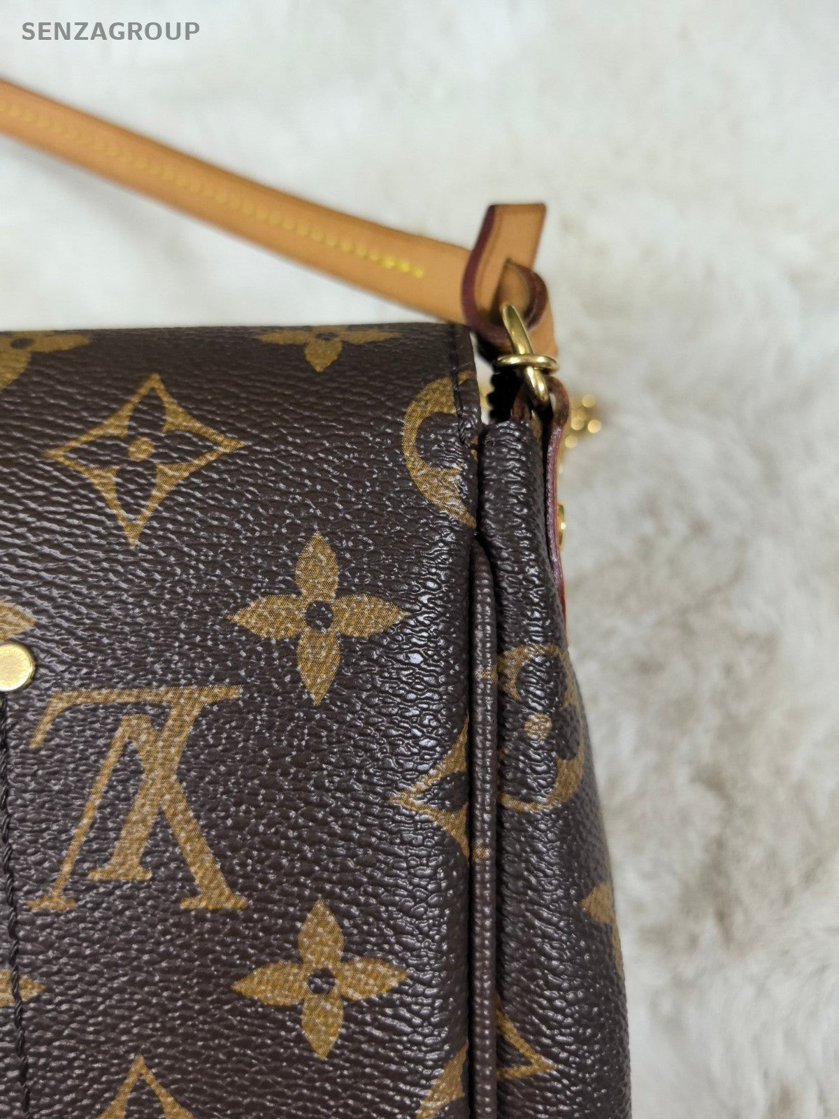 Louis Vuitton Favourite MM Monogram Chain Shoulder bag Women Crossbody