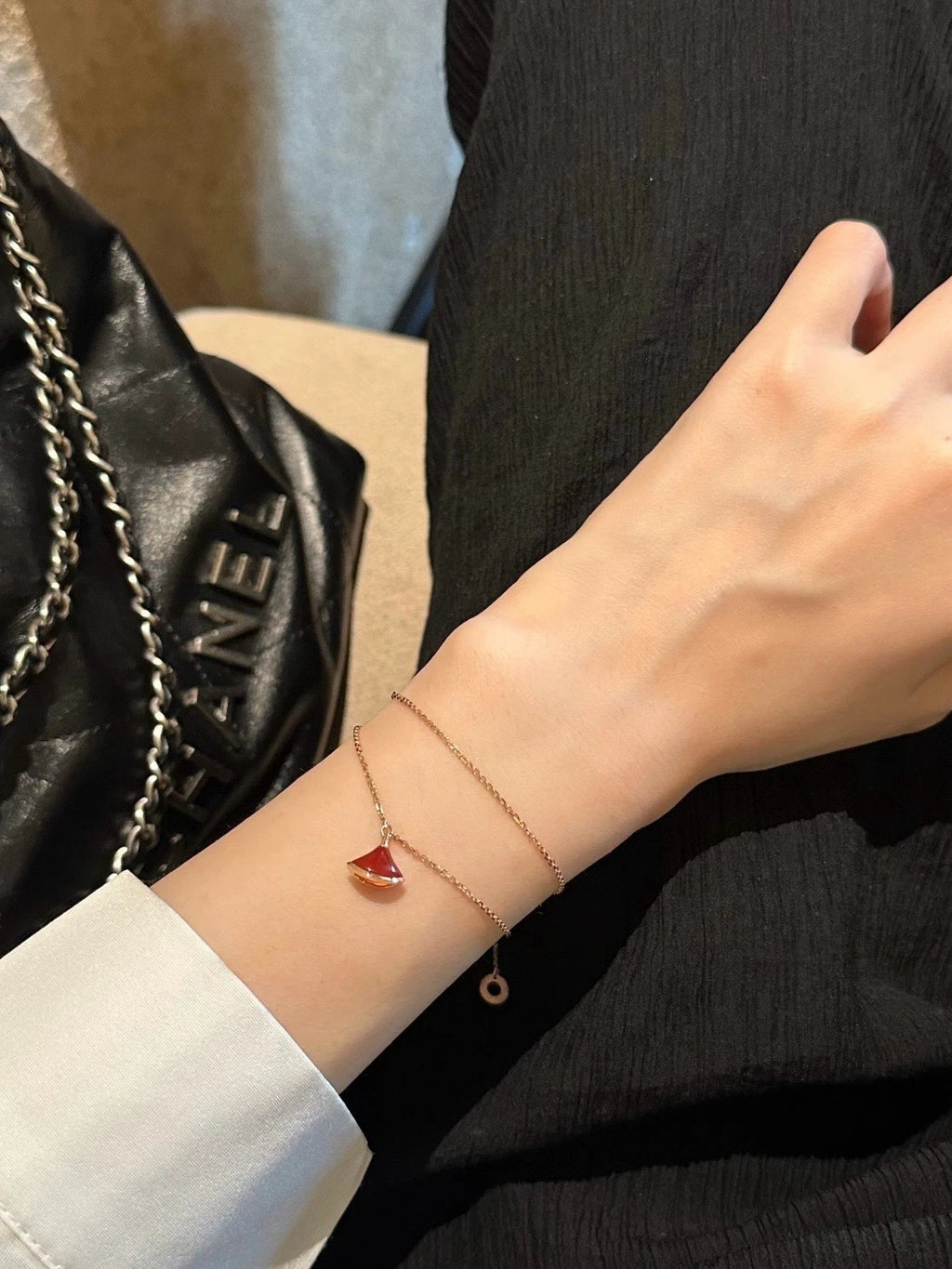 Bvlgari Diva's Dream 18k Rose Gold Bracelet Red Carnelian Fan Charms 5.9–7.5 In