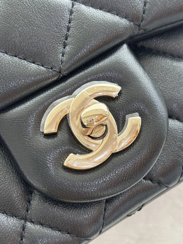 CHANEL Black Gold Chain Crossbody Shoulder Bag For Women
