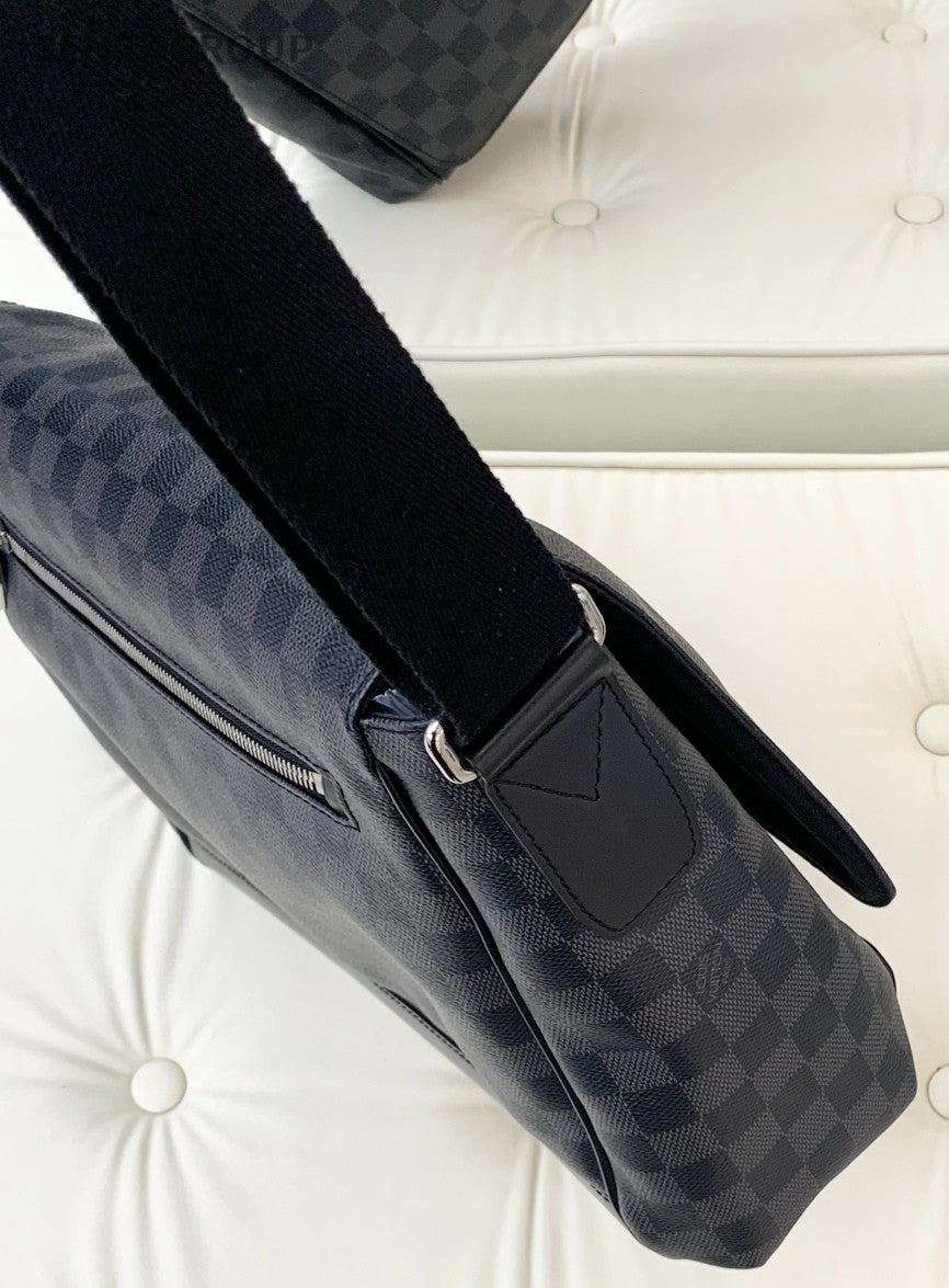 Louis Vuitton Damier Black Crossbody bag