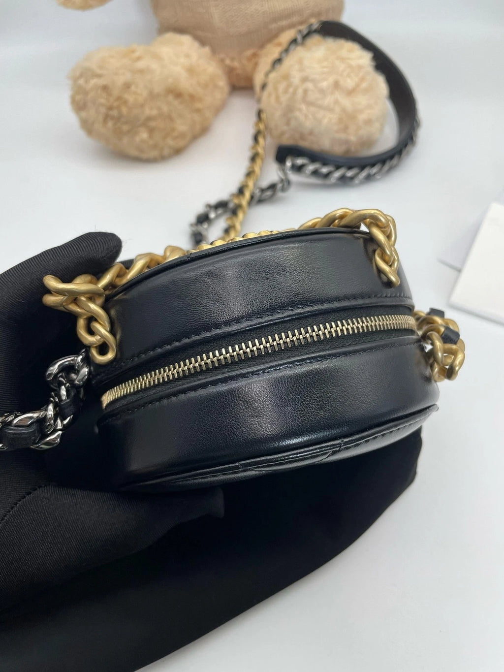 CHANEL 19 Round Bag Chain Crossbody Bag For Women