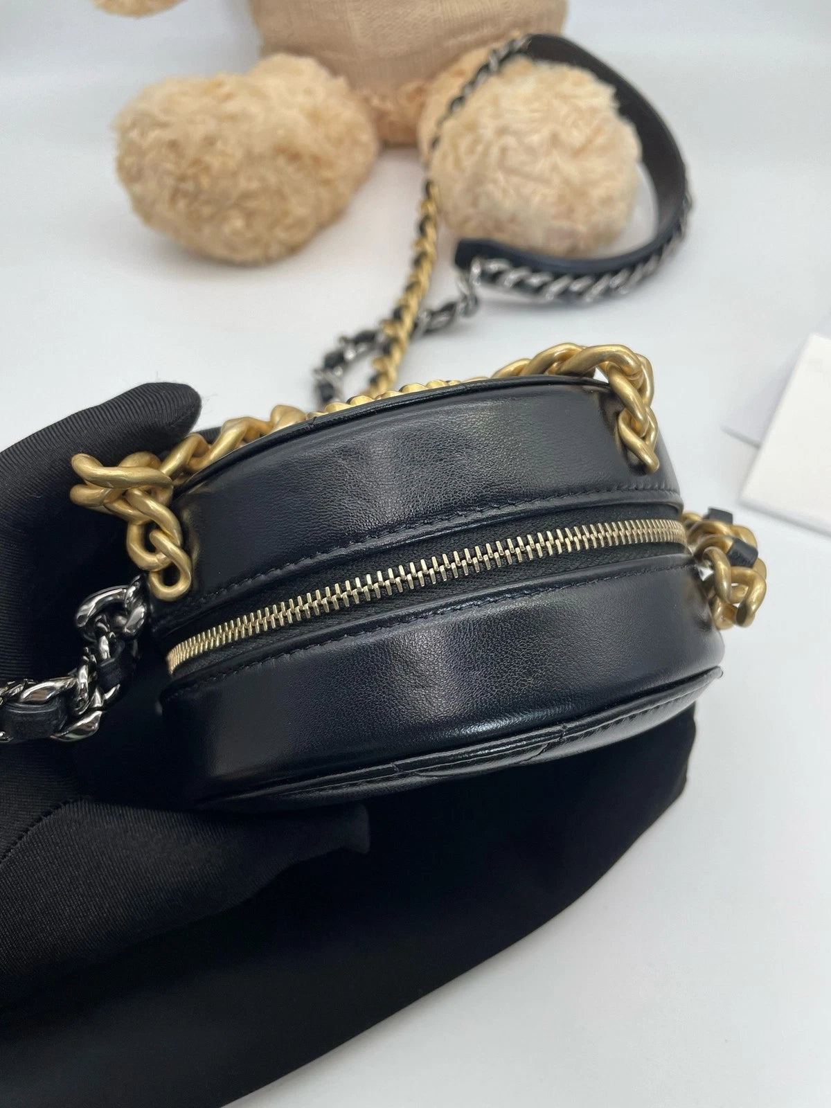 CHANEL 19 Round Bag Chain Crossbody Bag For Women