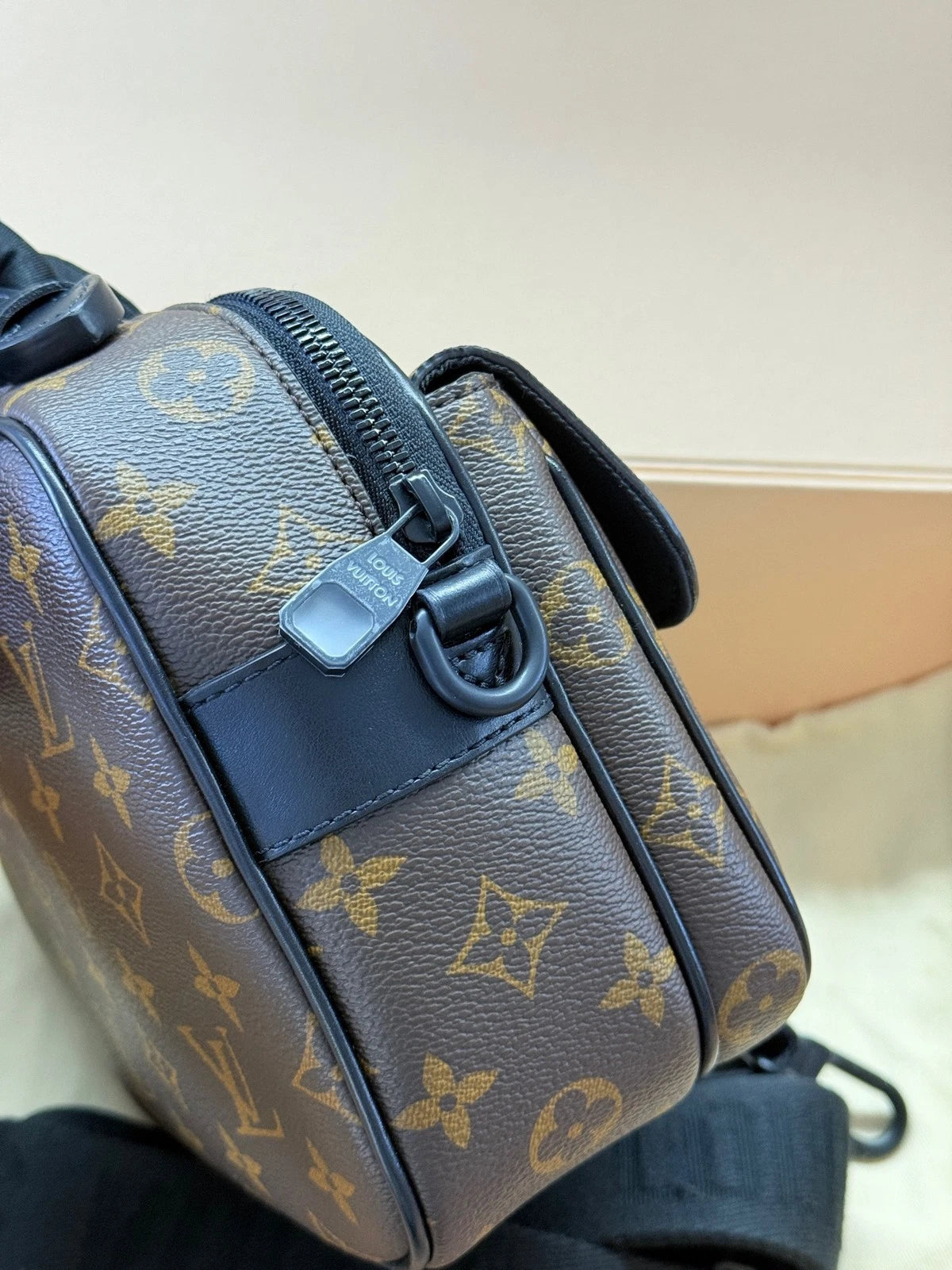 Louis Vuitton Monogram Canvas S-lock Messenger Bag For Women