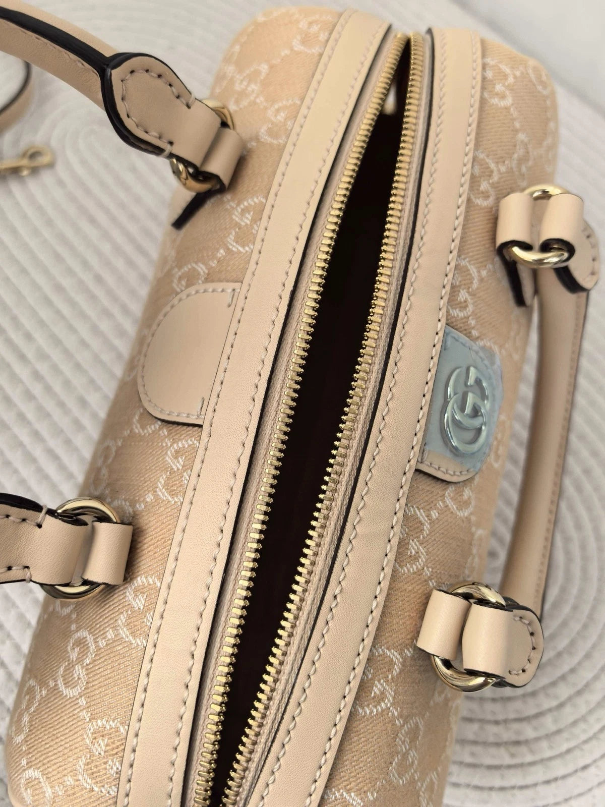 Excellent Gucci Boston Monogram Top Handle Crossbody Bag Beige Silver Hardware