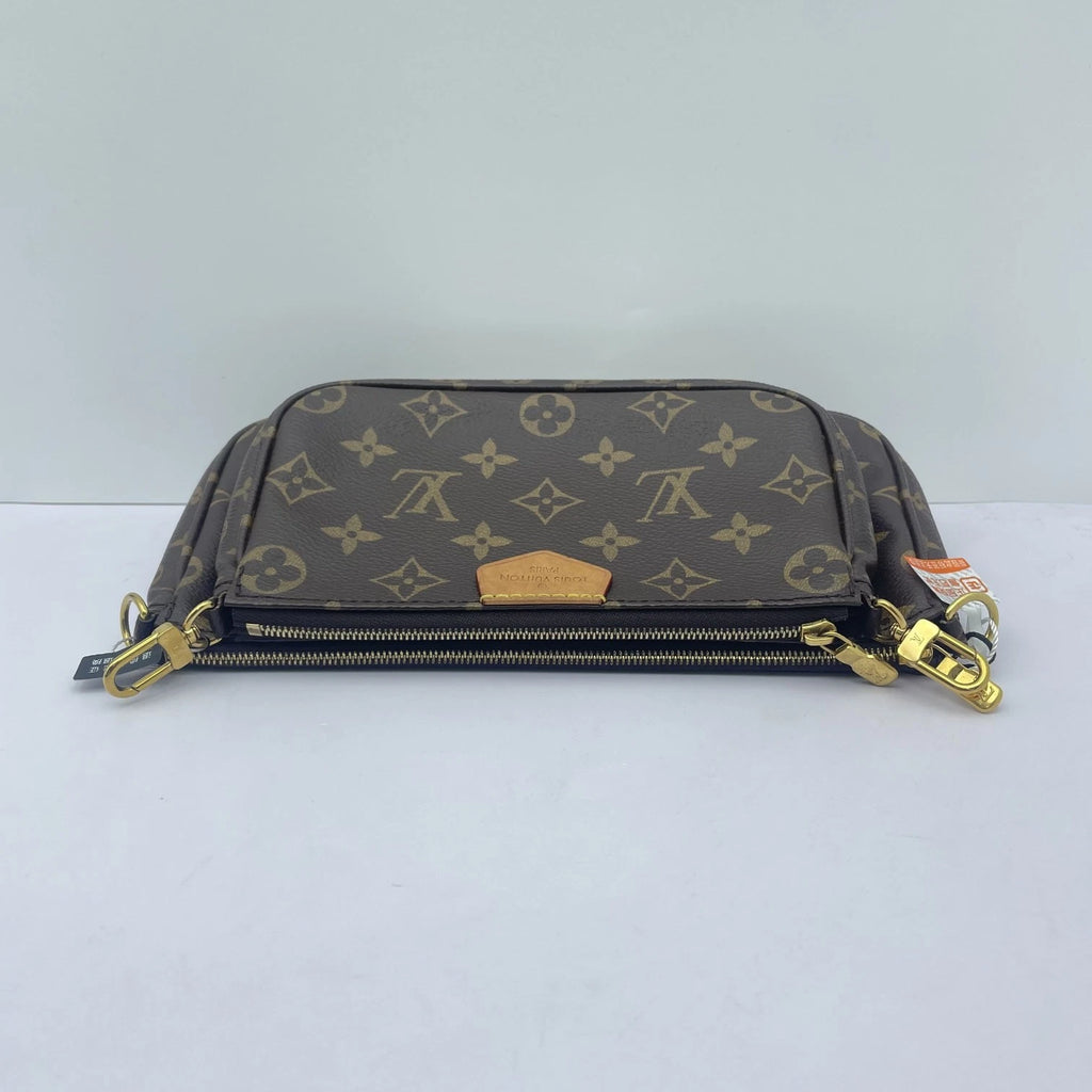 Louis Vuitton Monogram Canvas 5-in-1 Crossbody Chain Bag For Women