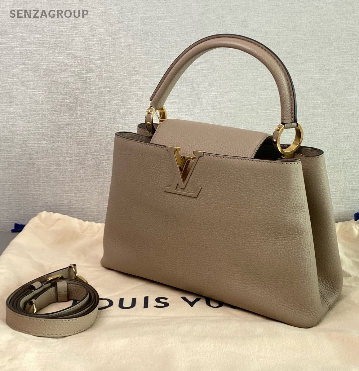 Louis Vuitton Capucines MM Top Handle 2way Shoulder Handbag Gray Gold Women