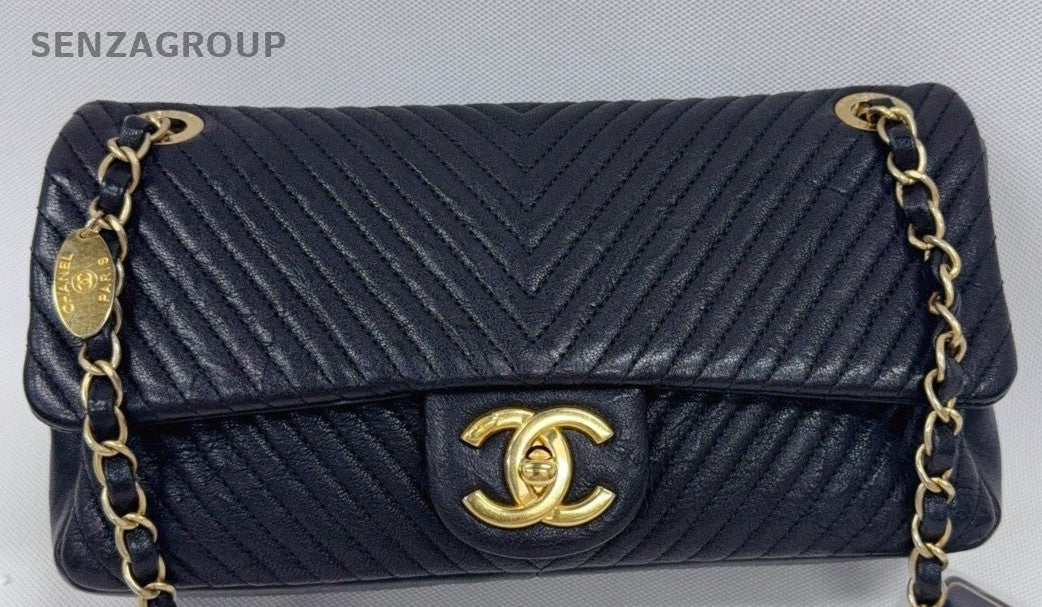 Chanel Classic Flap Chain Shoulder Bag Crossbody Black Gold Women Designer