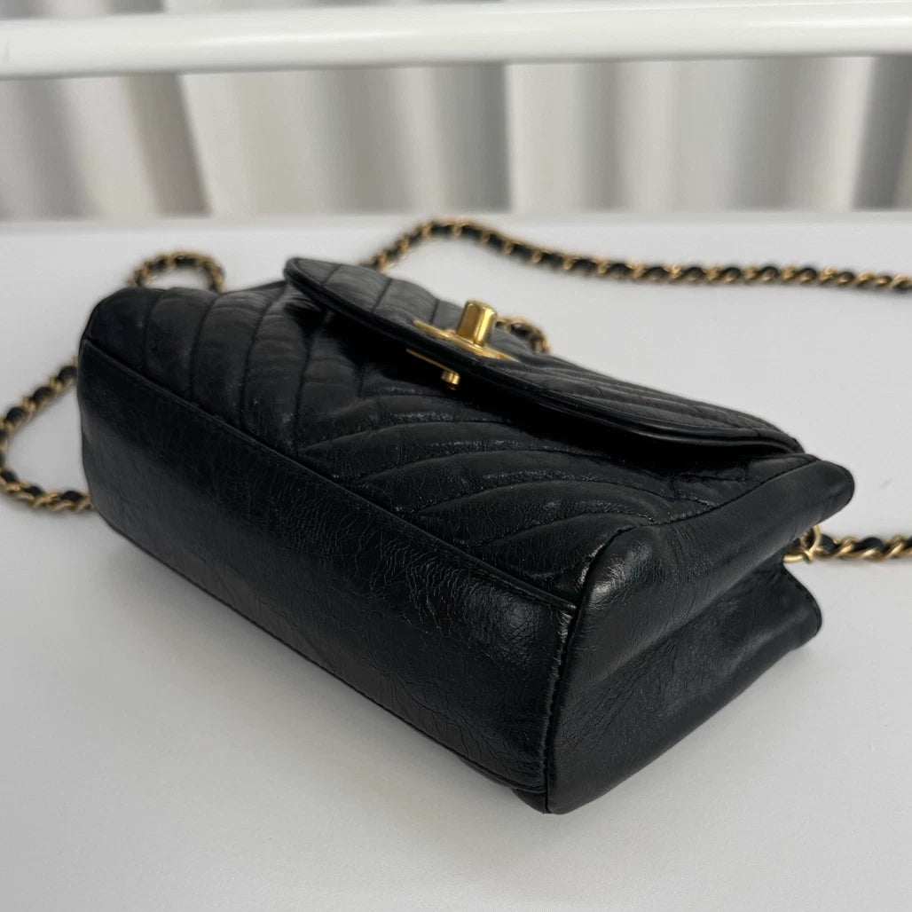 Chanel Calfskin Chevron Chain Shoulder Crossbody Black Gold Used Women Classic