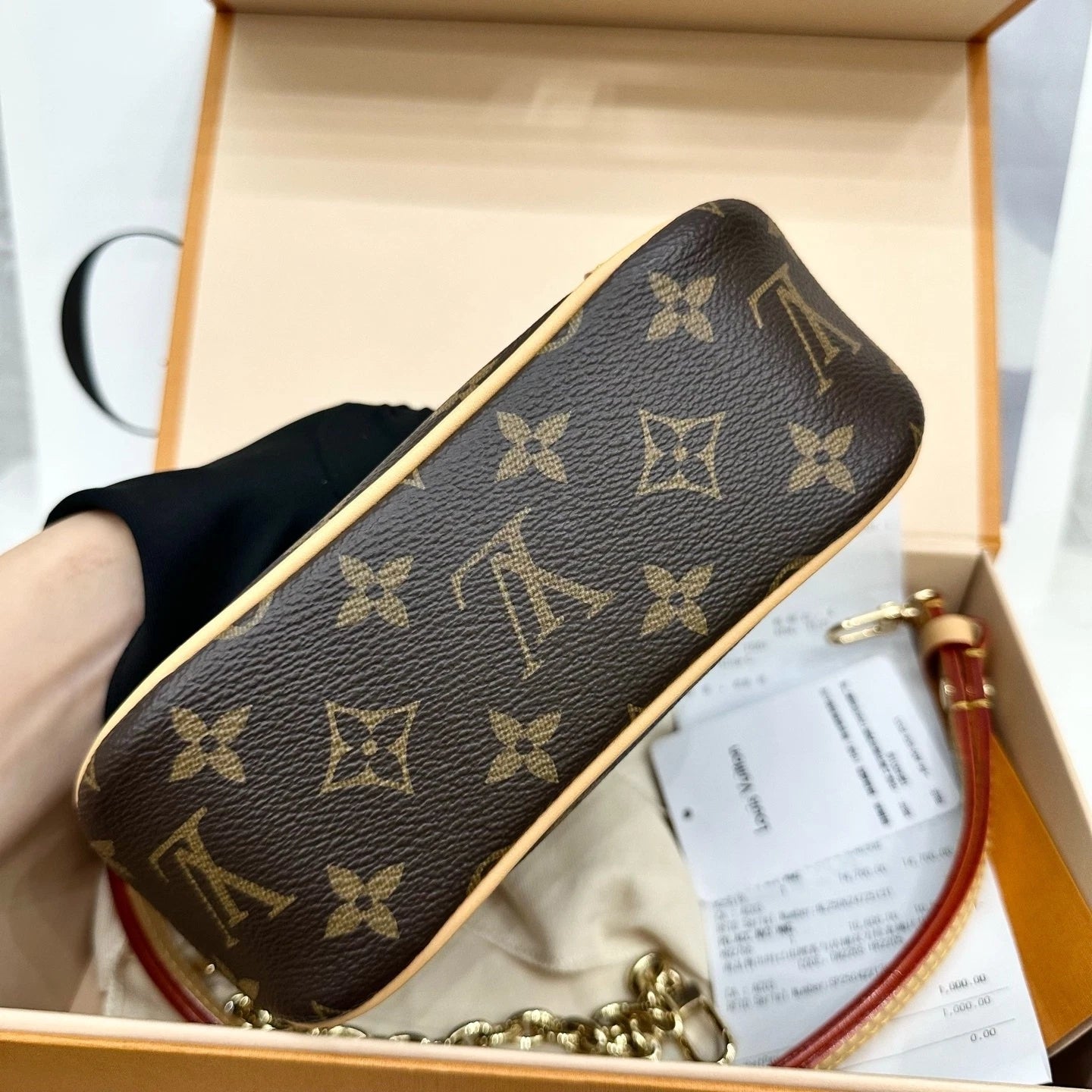 Louis Vuitton Boulogne Canvas Crossbody Excellent