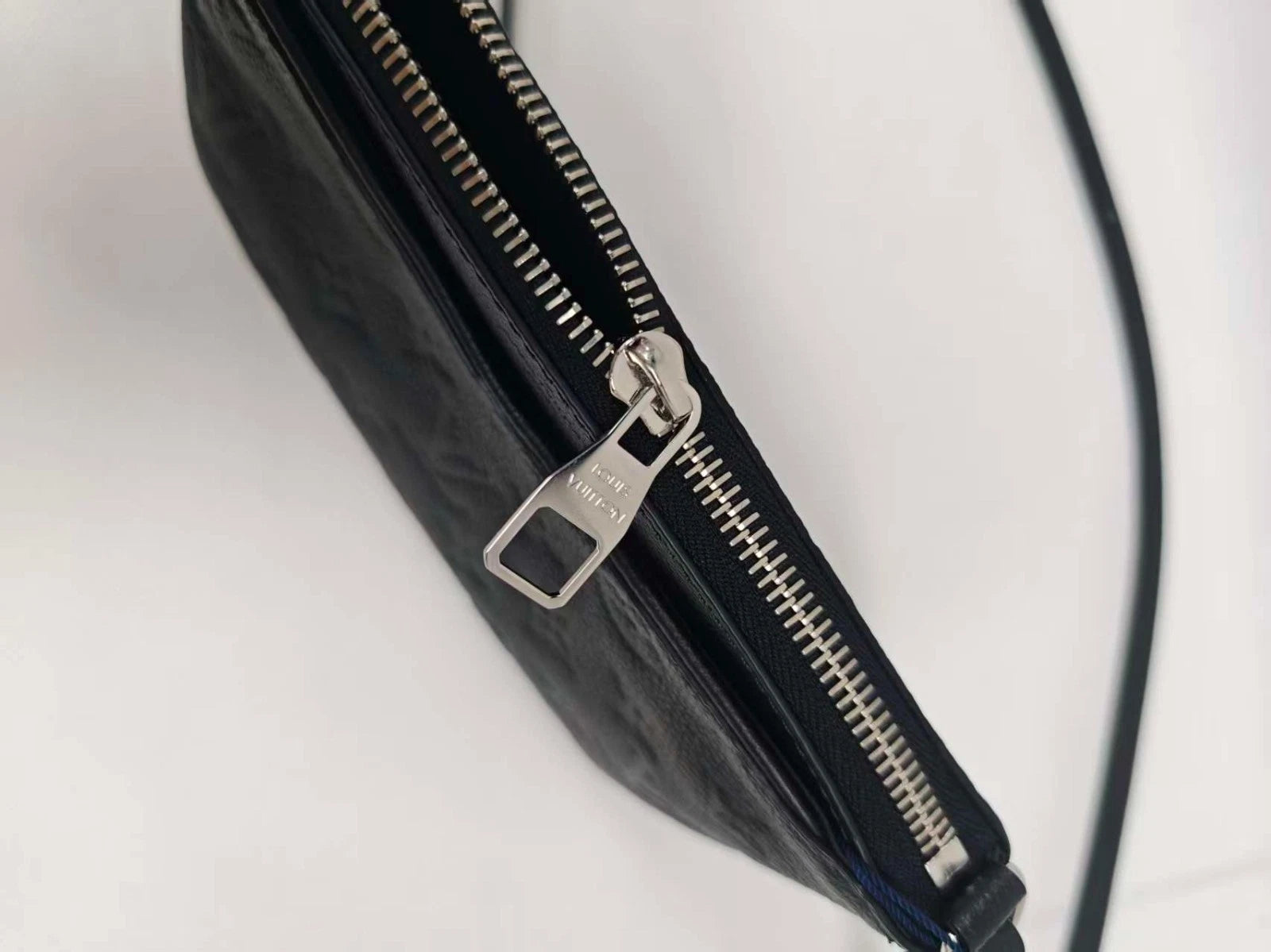 SJ0001 Louis Vuitton pallas mini black Z