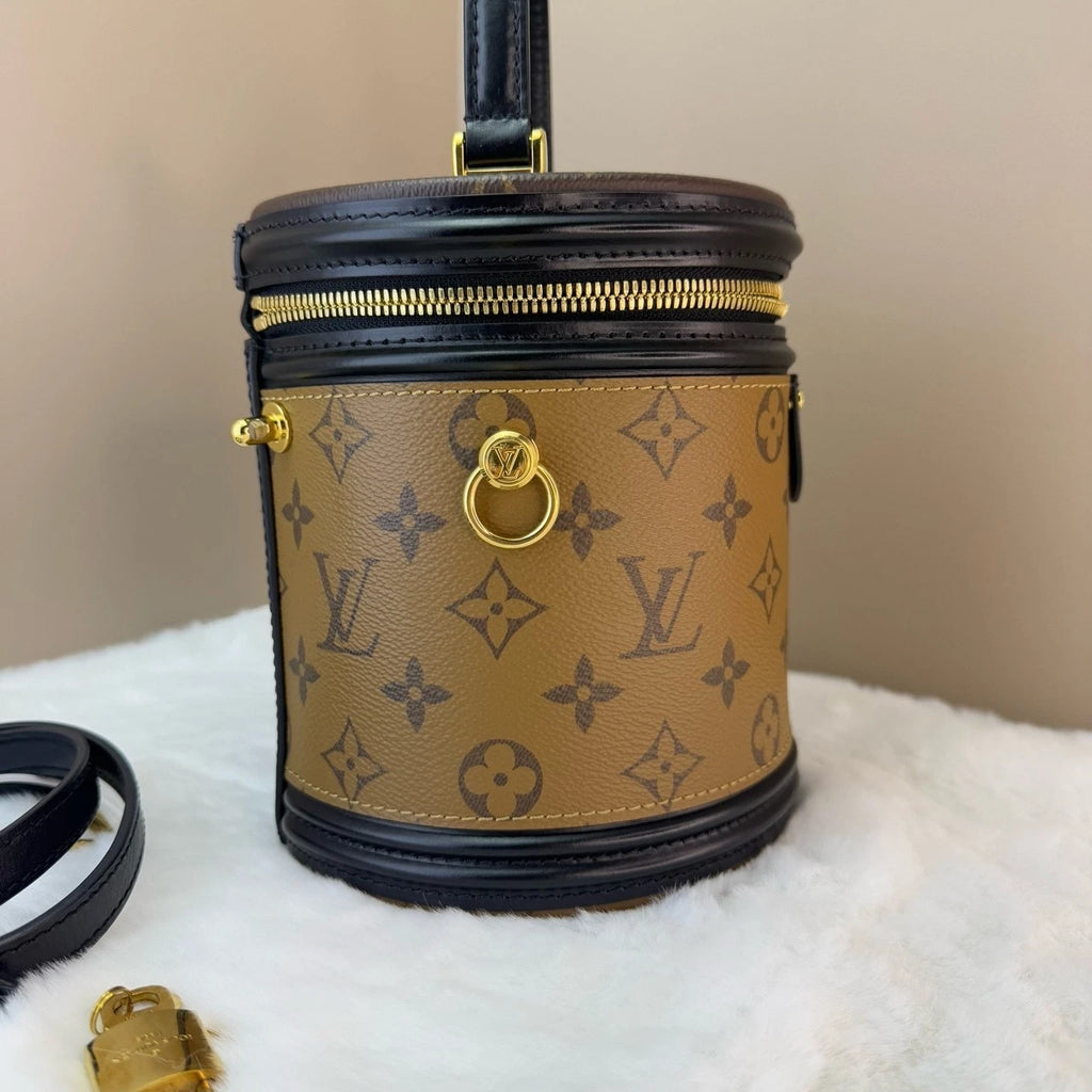 Louis Vuitton Canvas Monogram Bucket Bag For Women