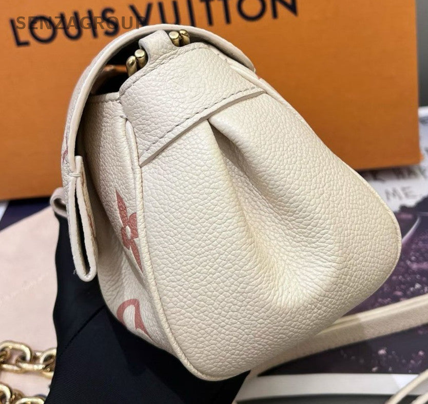 Louis Vuitton Favorite Monogram Chain Shoulder Bag White Gold Women Classic