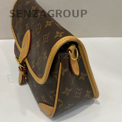 Louis Vuitton Monogram Fendi Baguette Bag Brown Gold Buckle Classic Fashion
