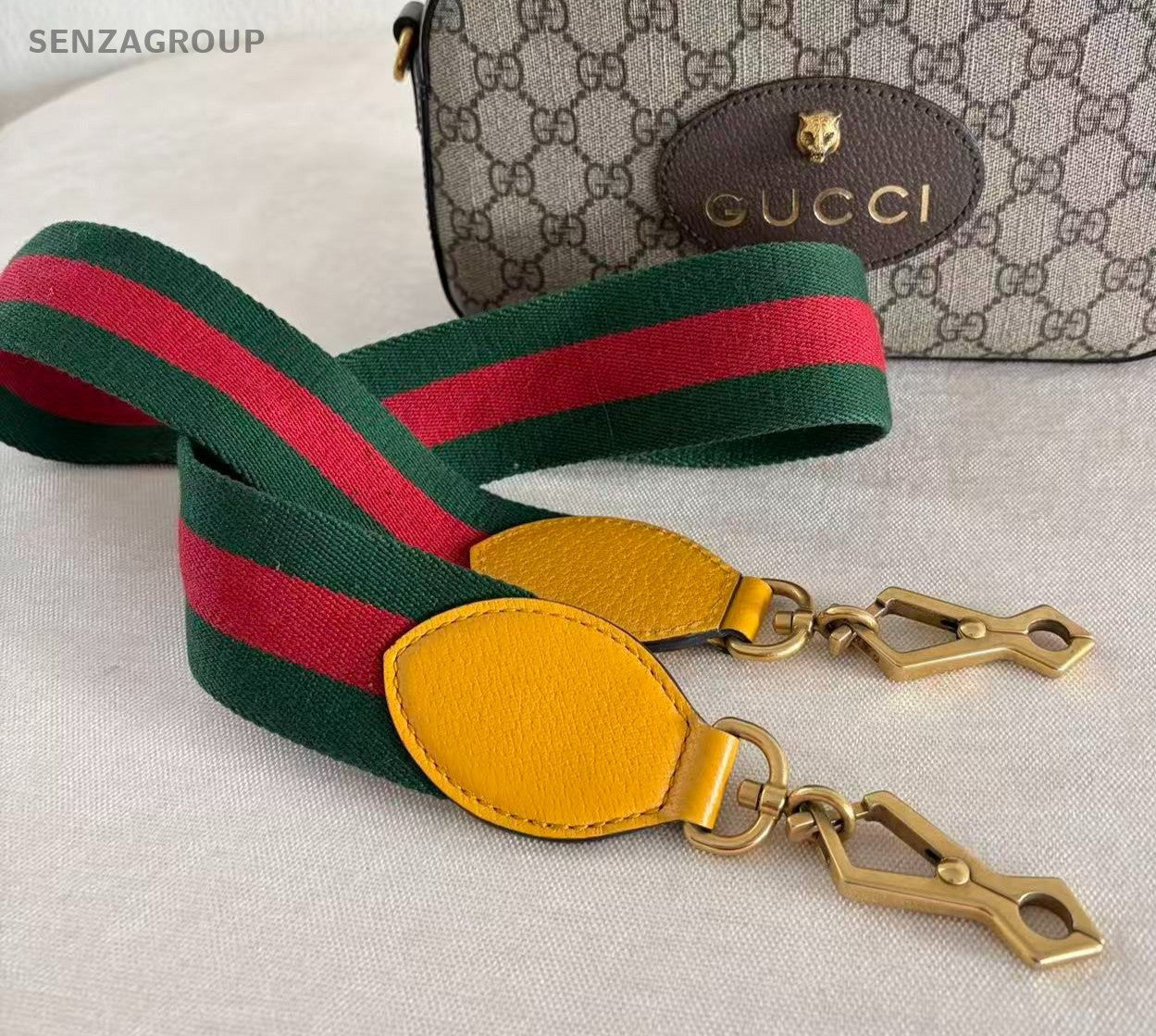 Gucci Tiger-Head 2Way Shoulder Bag Crossbody Beige Gold Women Classic Designer