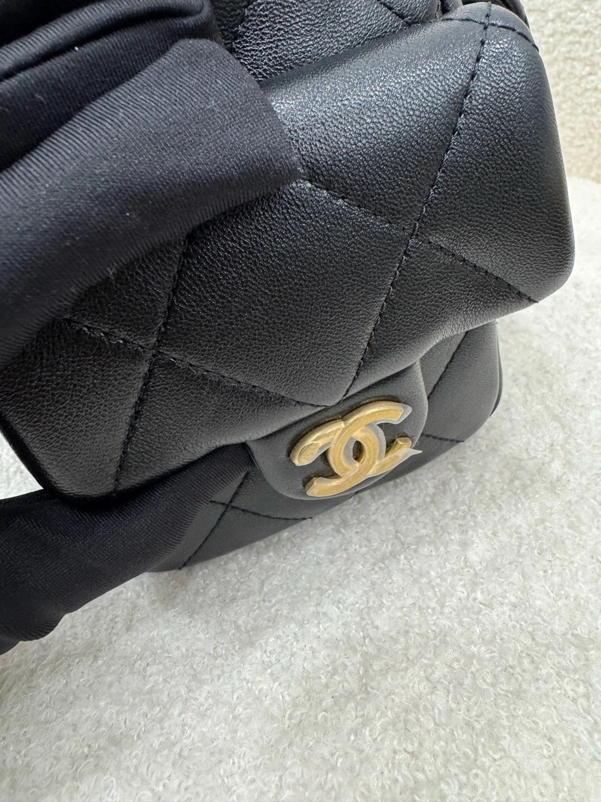 CHANEL Black Lambskin Hobo Shoulder Bag for Women