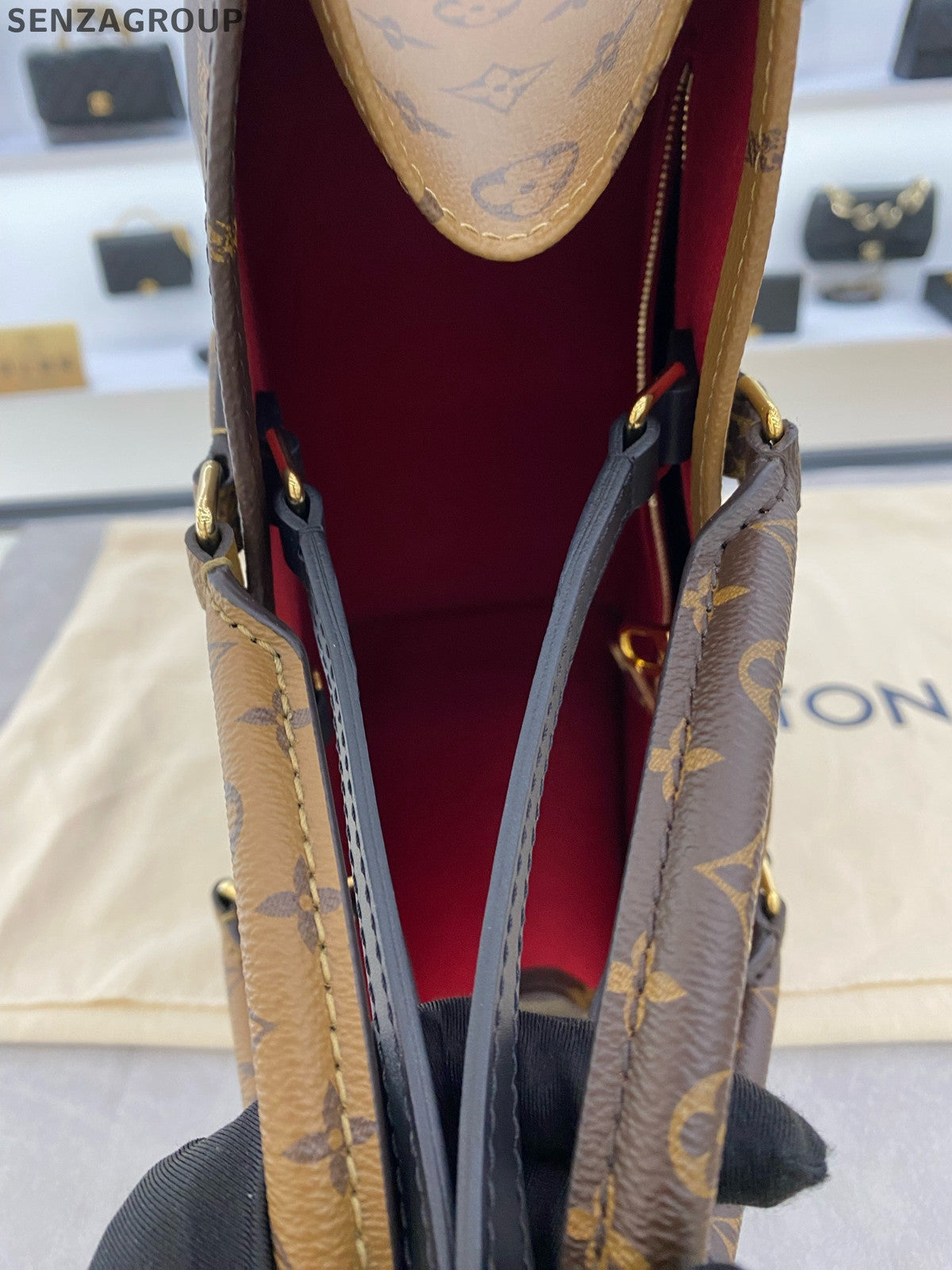 Louis Vuitton OnTheGo MM Monogram Tote Bag - Classic Women's Handbag