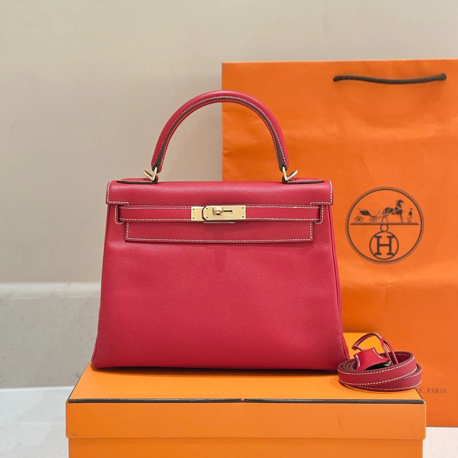 Hermes Red Gold Kelly28 Epsom Top Handle Bag For Women