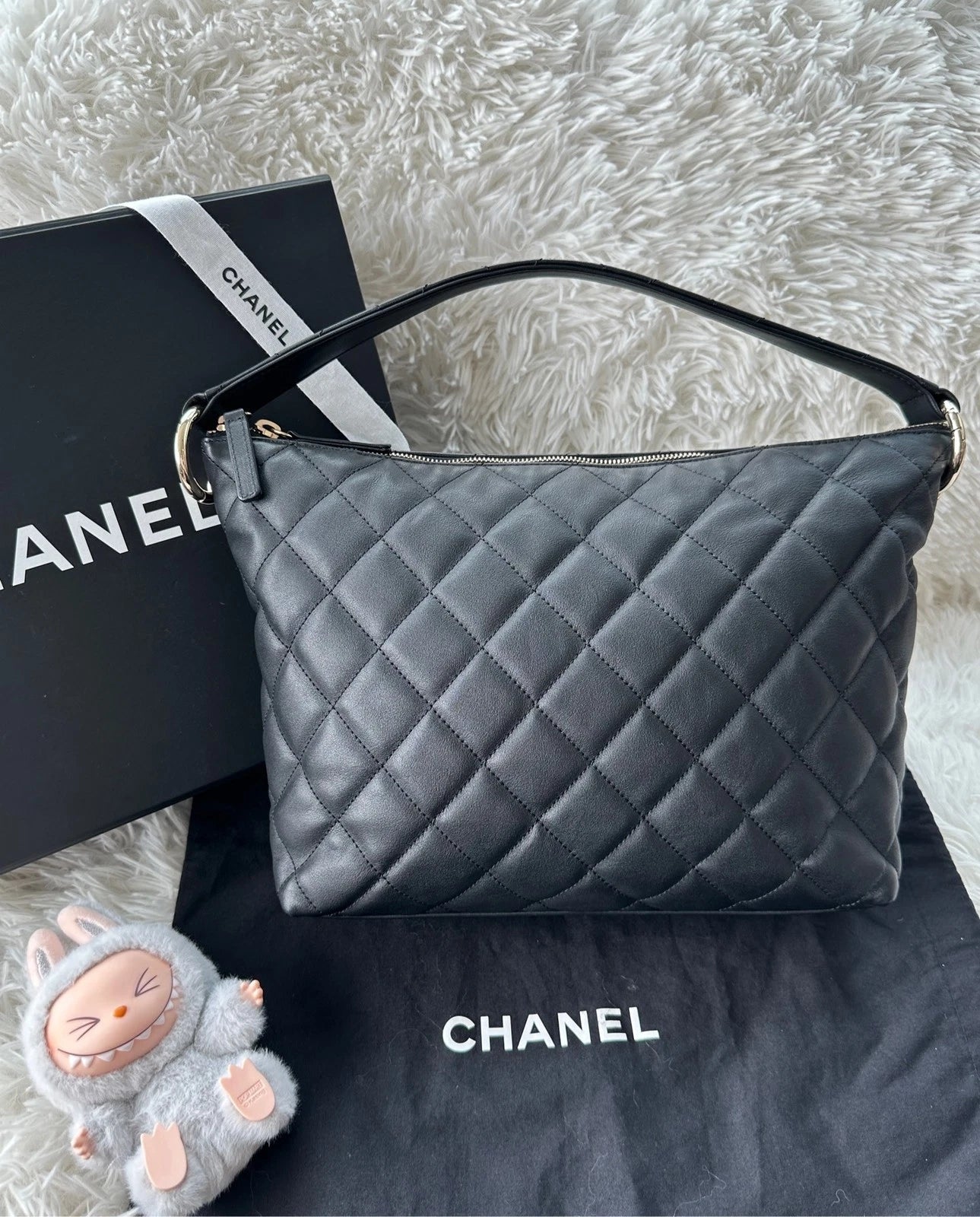 CHANEL Medium Calfskin Hobo Shoulder Handbag For Women
